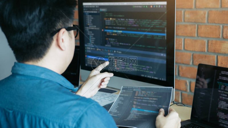 软件开发人工报价单的成本构成主要包括以下几个方面：